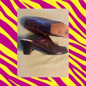 Söfft leather slip on mules. Size 7 Brown
